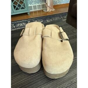 Cushionaire Granola 2 Suede Khaki Platform Clog Sz. 9.5
